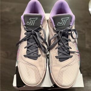Men’s Jordan Tatum 2 Athletic Shoes in Cream and Purple